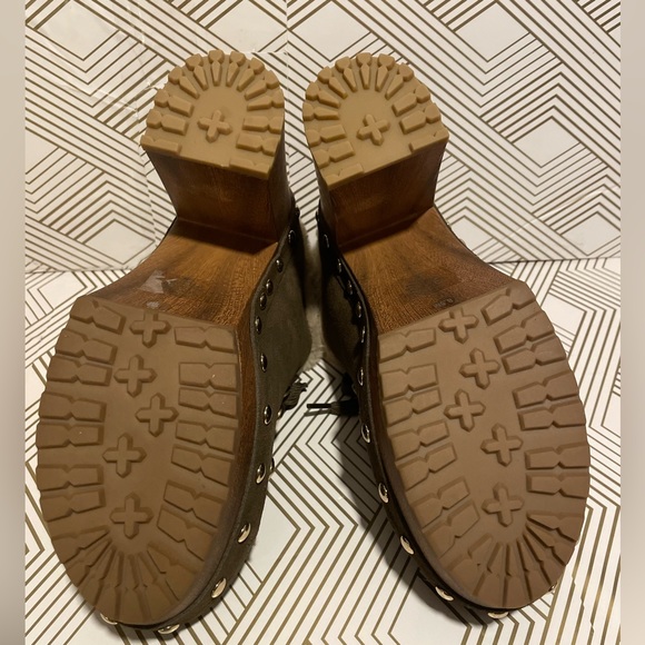 Guess Olive Green studded winter Clogs Women’s size 8.5 - Picture 5 of 9